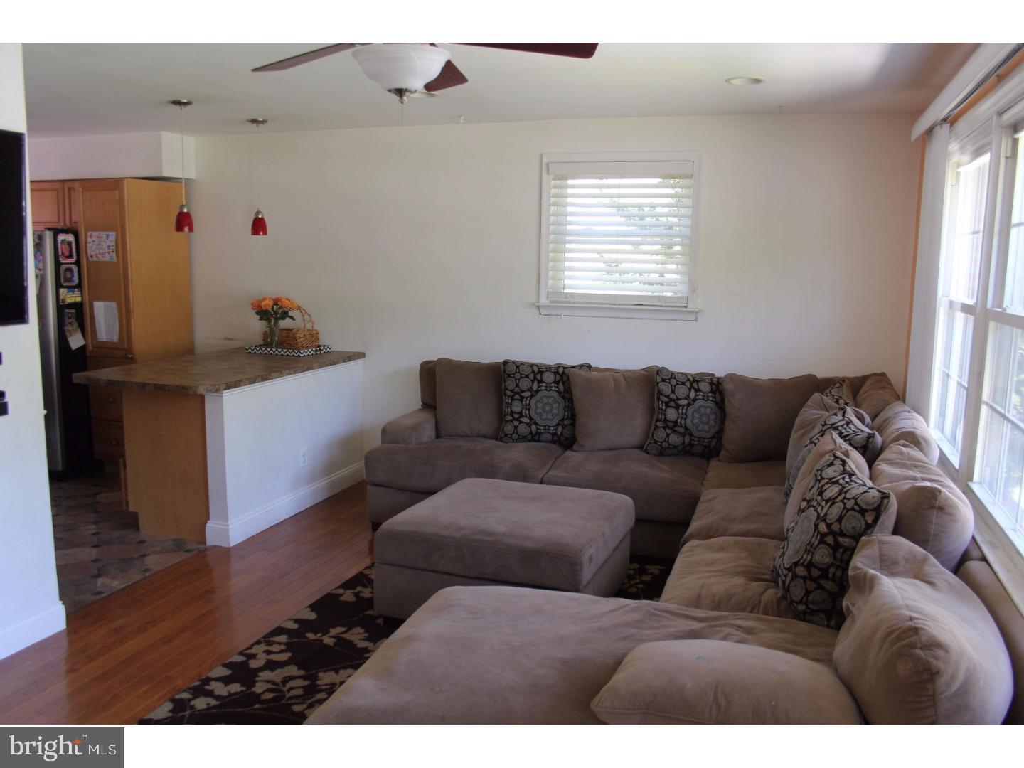 77 Estates Road Pine Hill, NJ 08021 - Photo 3 of 18 Living Room