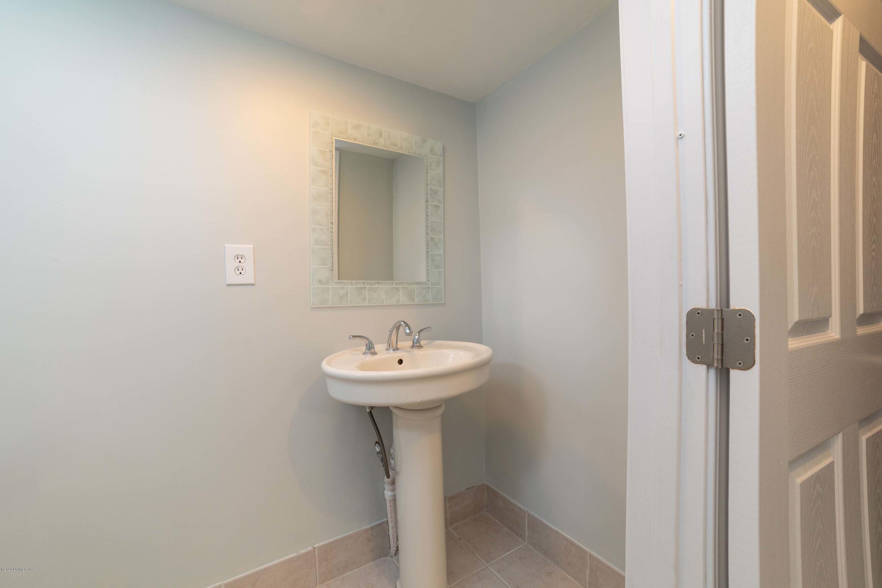 2808 Wareham Road Louisville, KY 40242 - Photo 55 of 70 Wareham055