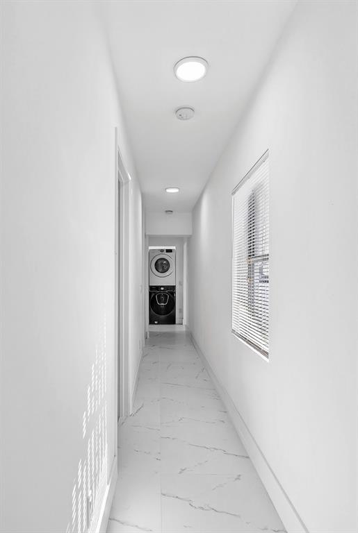 1214 Peak Road Lantana, FL 33462 - Photo 13 of 36