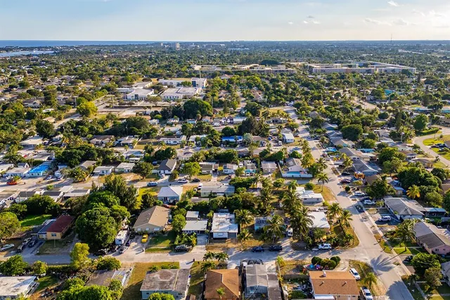 $385,000 | 1214 Peak Road, Lantana, FL 33462