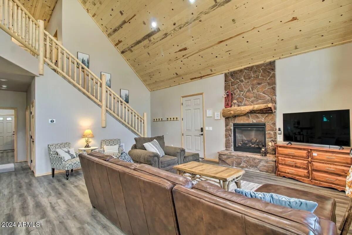 1538 Mainline Road Heber, AZ 85928 - Photo 5 of 40 Family room 1