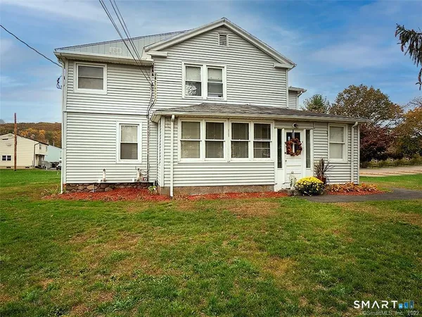 $1,850 | 1690 Litchfield Turnpike, Unit 2, Woodbridge, CT 06525