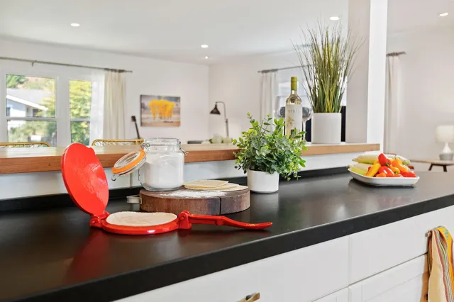 $8,500 | 959 Barcelona Drive, Santa Barbara, CA 93105