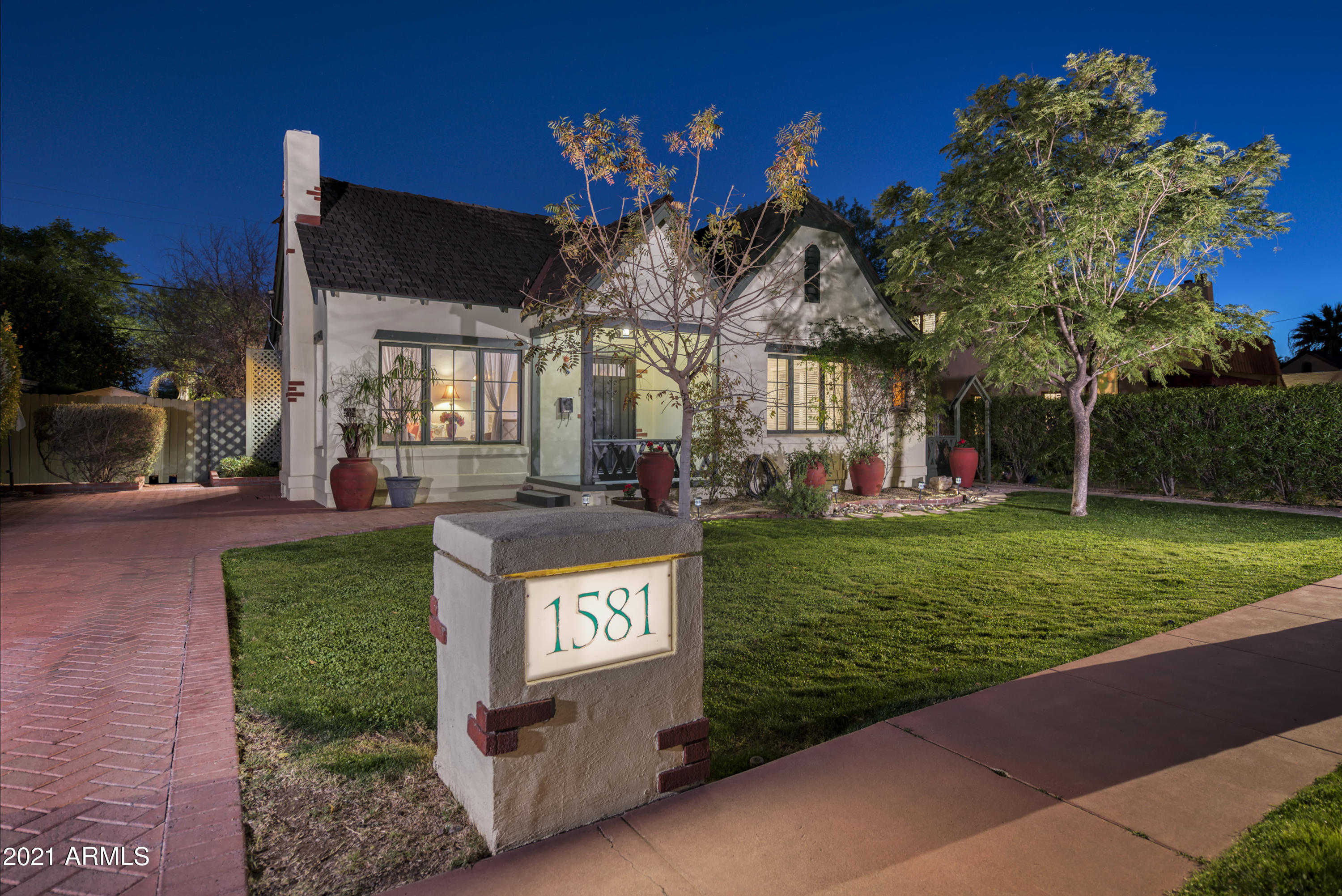 1581 East Cheery Lynn Road Phoenix, AZ 85014 - Photo 1 of 43 Front Side View