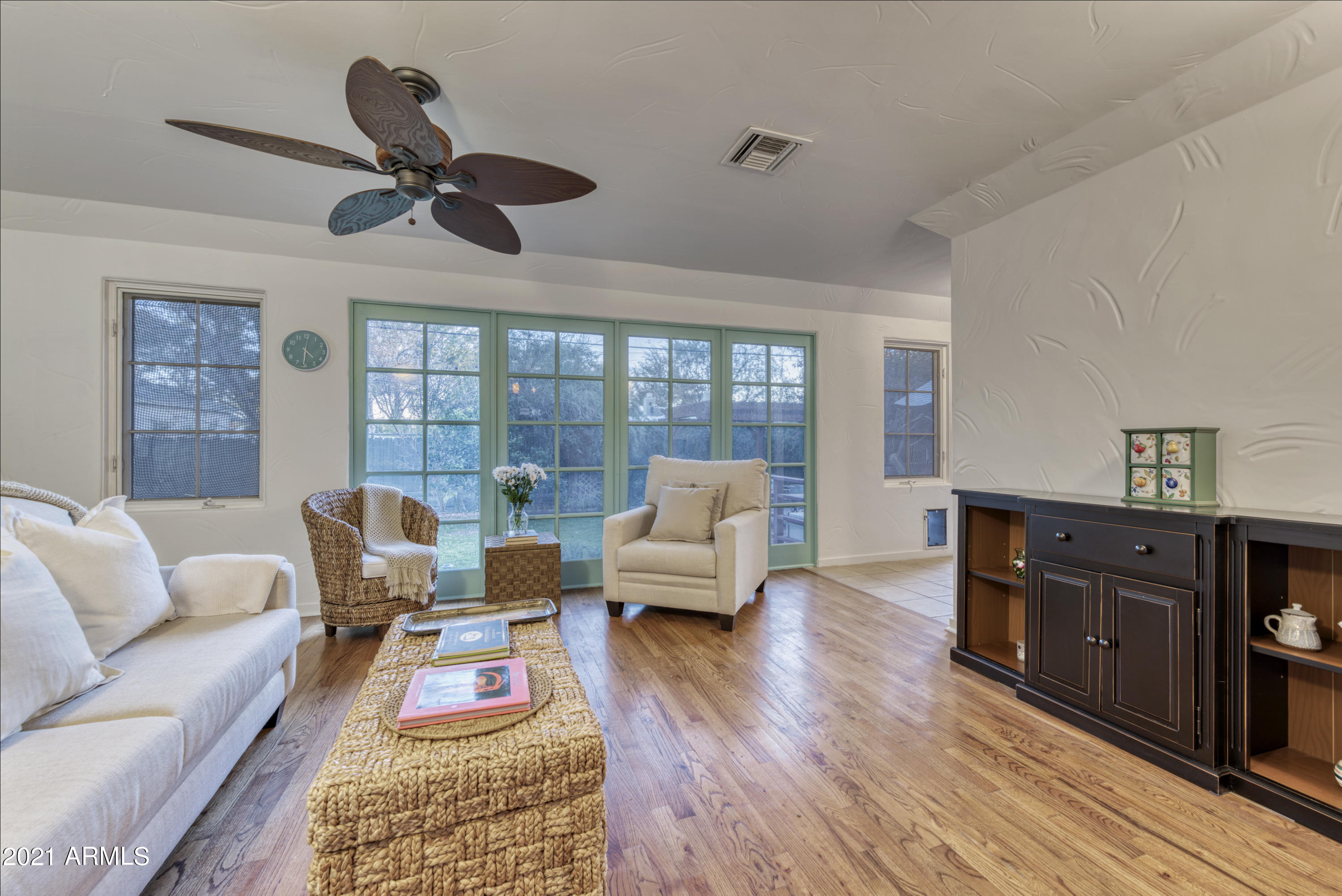 1581 East Cheery Lynn Road Phoenix, AZ 85014 - Photo 13 of 43 Family Room