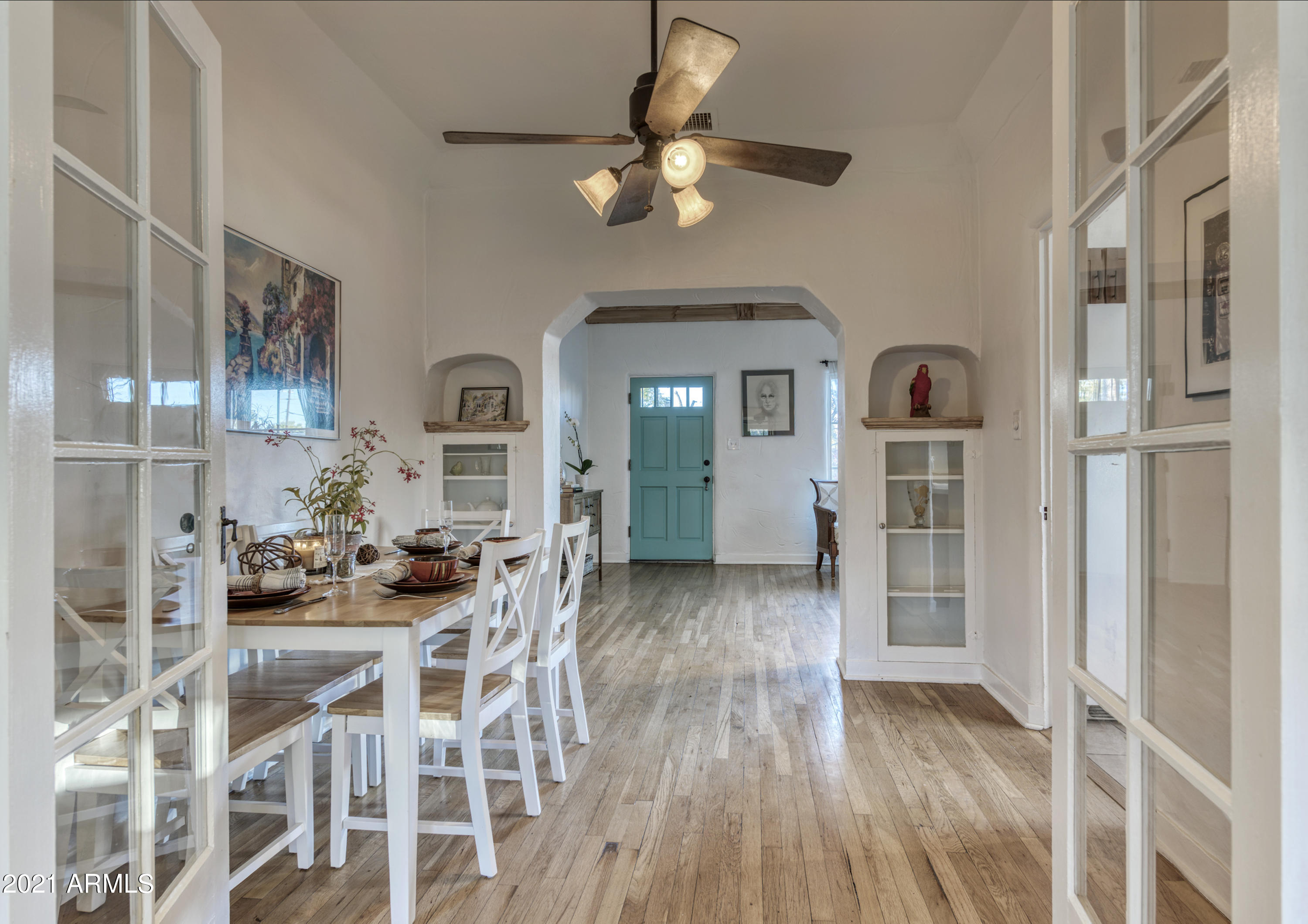 1581 East Cheery Lynn Road Phoenix, AZ 85014 - Photo 18 of 43 Dining ~ Living