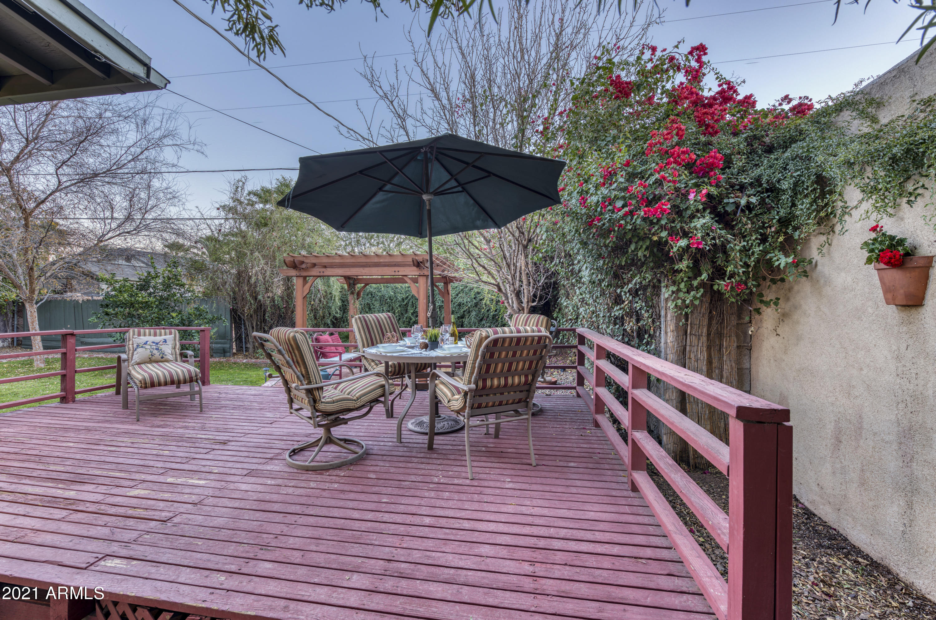 1581 East Cheery Lynn Road Phoenix, AZ 85014 - Photo 35 of 43 Entertaining Backyard