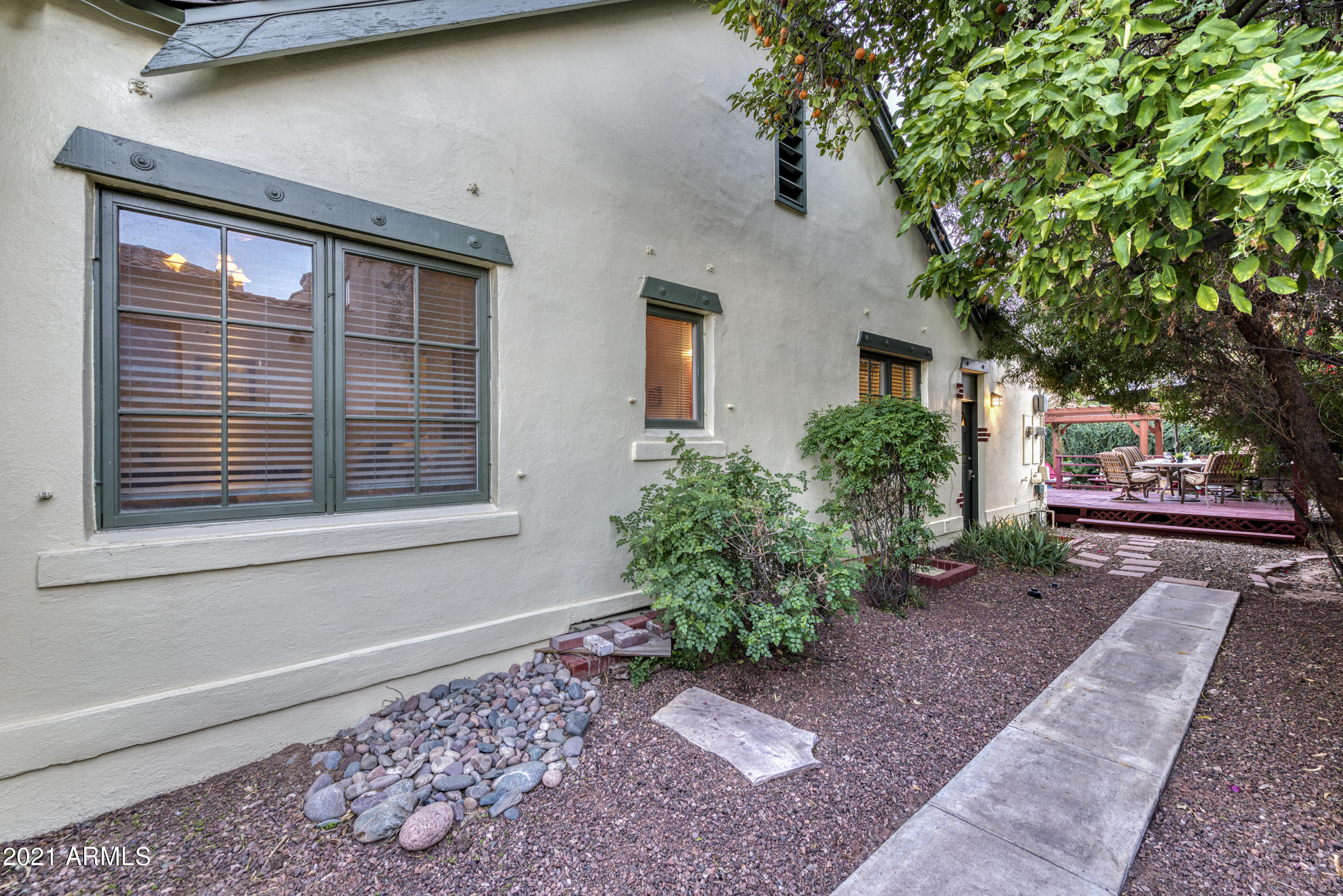 1581 East Cheery Lynn Road Phoenix, AZ 85014 - Photo 41 of 43 Side Walkway