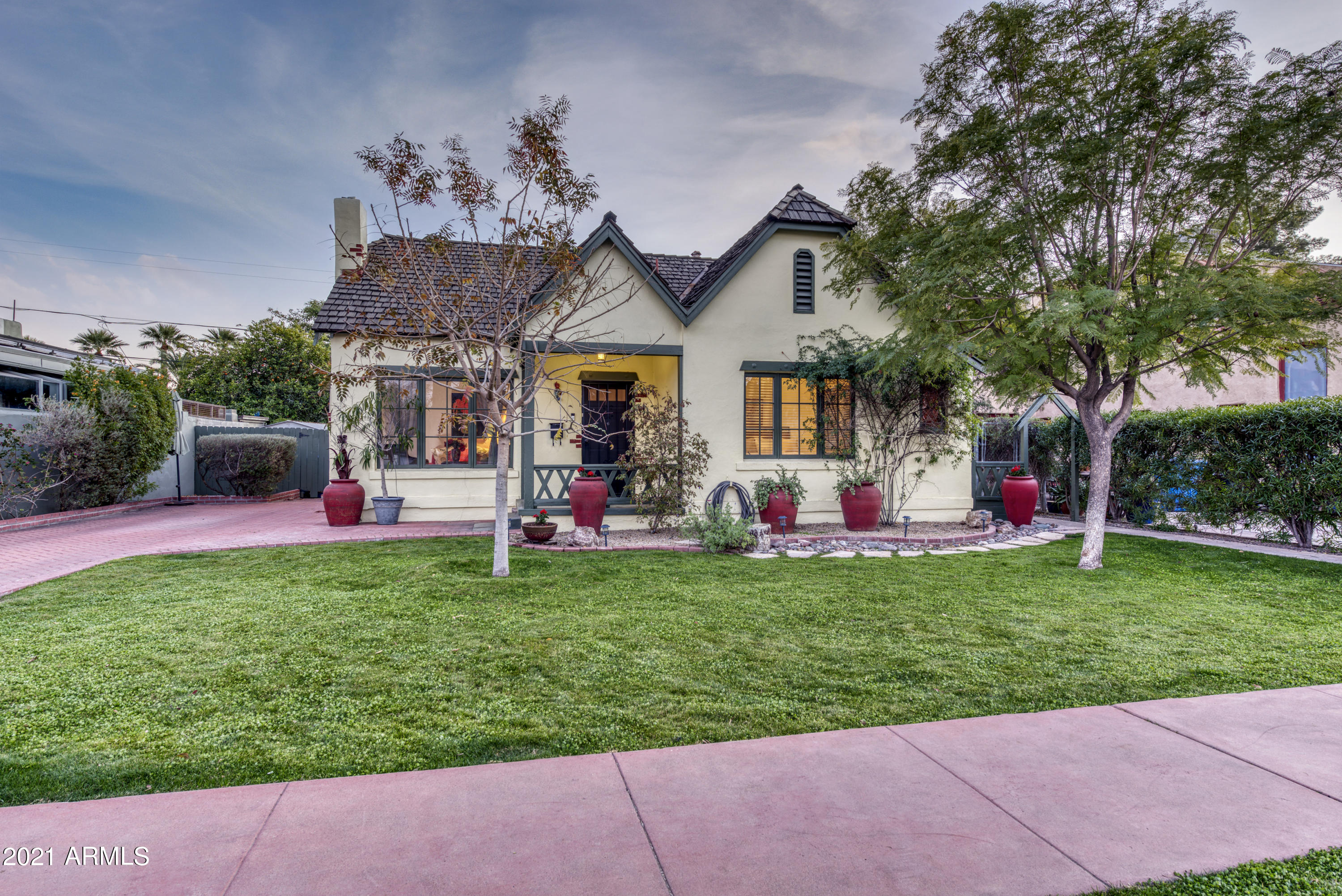 1581 East Cheery Lynn Road Phoenix, AZ 85014 - Photo 42 of 43 Front View at Sunset