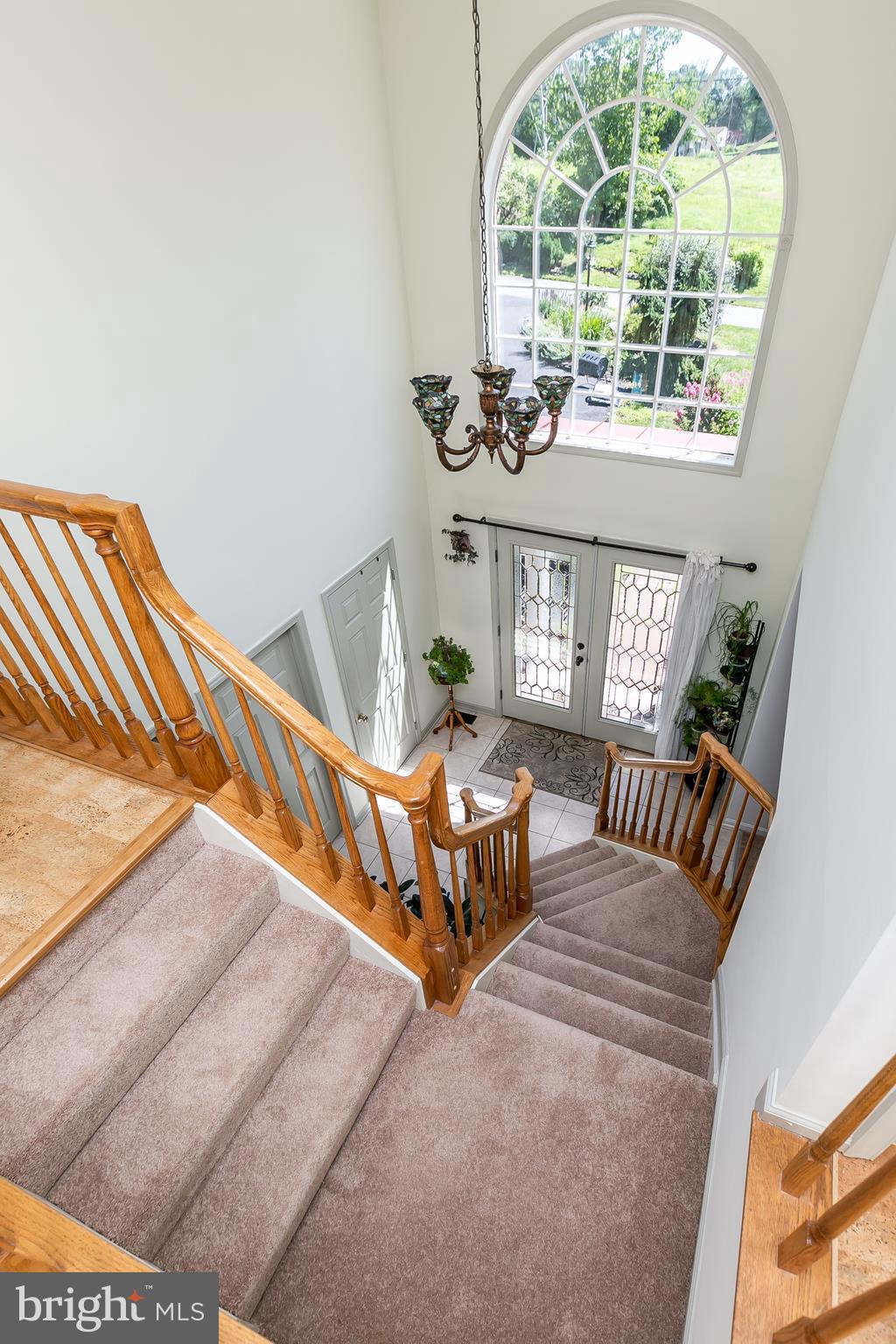 9843 Magledt Road Baltimore, MD 21234 - Photo 3 of 41 Amazing 2 Story Foyer with Palladian Window