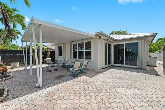 $700,000 | 7045 Southwest 161st Place, Miami, FL 33193