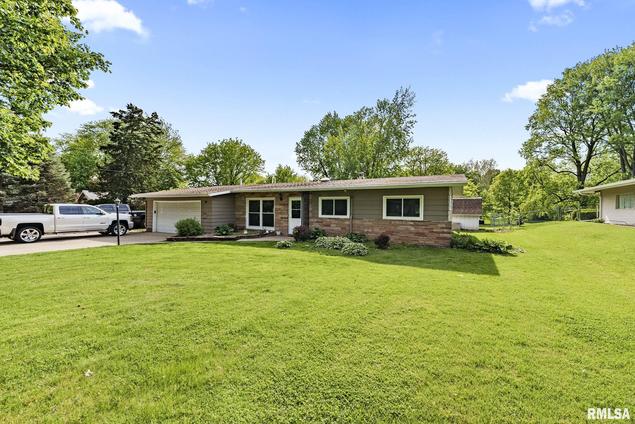 4018 Rodeo Road Davenport, IA 52806 - Photo 4 of 24 Gallery Image 4