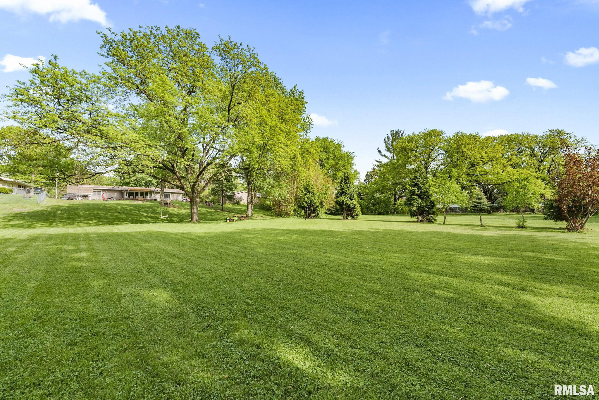 4018 Rodeo Road Davenport, IA 52806 - Photo 7 of 24 Gallery Image 7