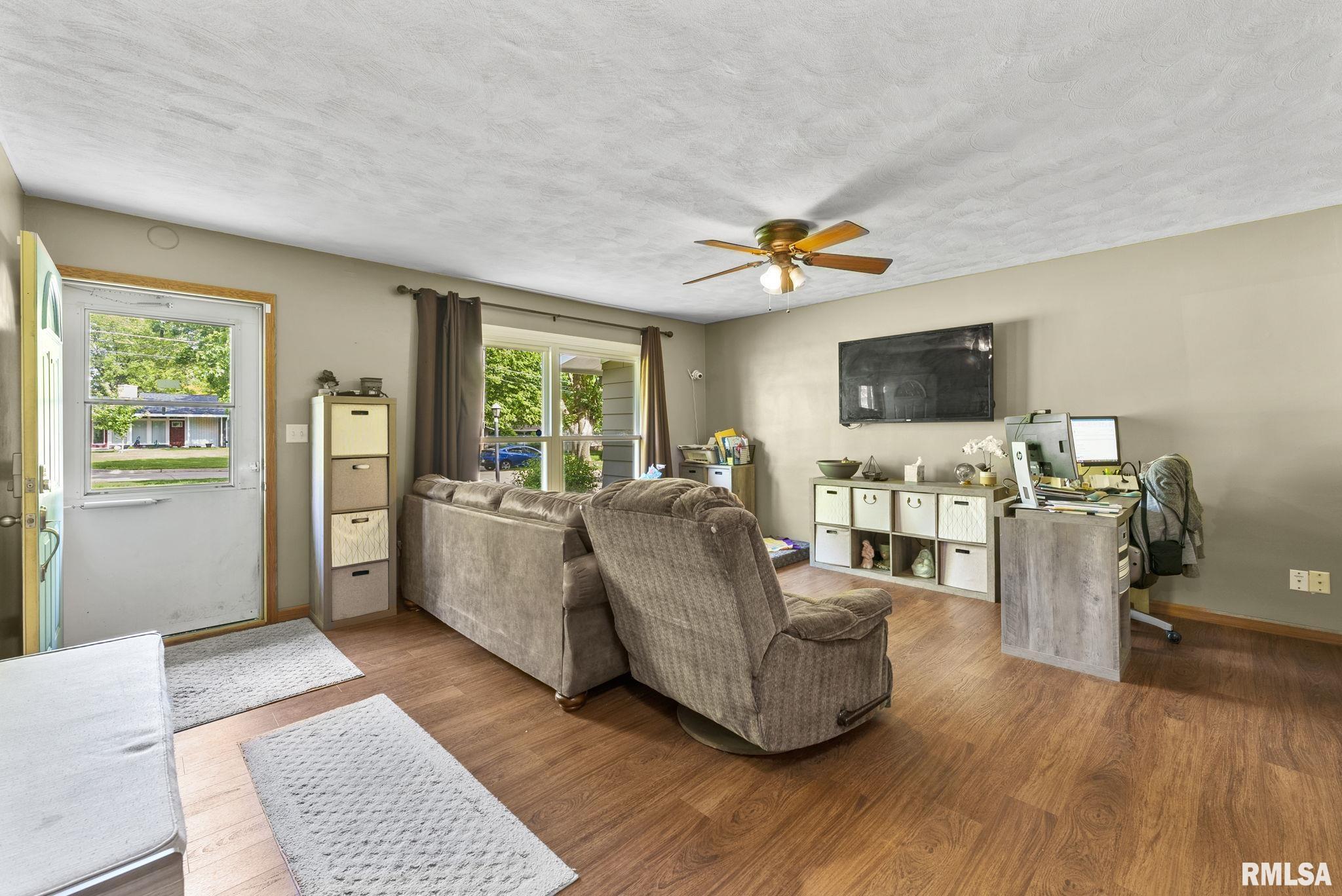 4018 Rodeo Road Davenport, IA 52806 - Photo 10 of 24 Gallery Image 10