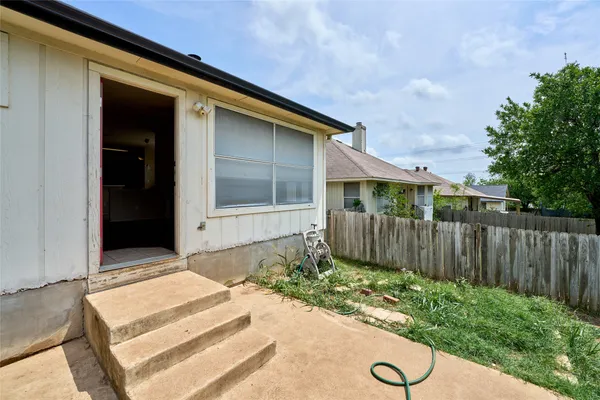 $1,895 | 2712 Settlement Drive, Round Rock, TX 78665
