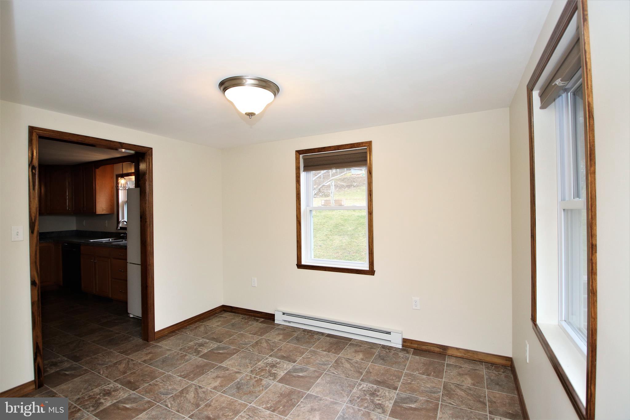 639 Packing House Road Berkeley Springs, WV 25411 - Photo 12 of 34 Dining Room