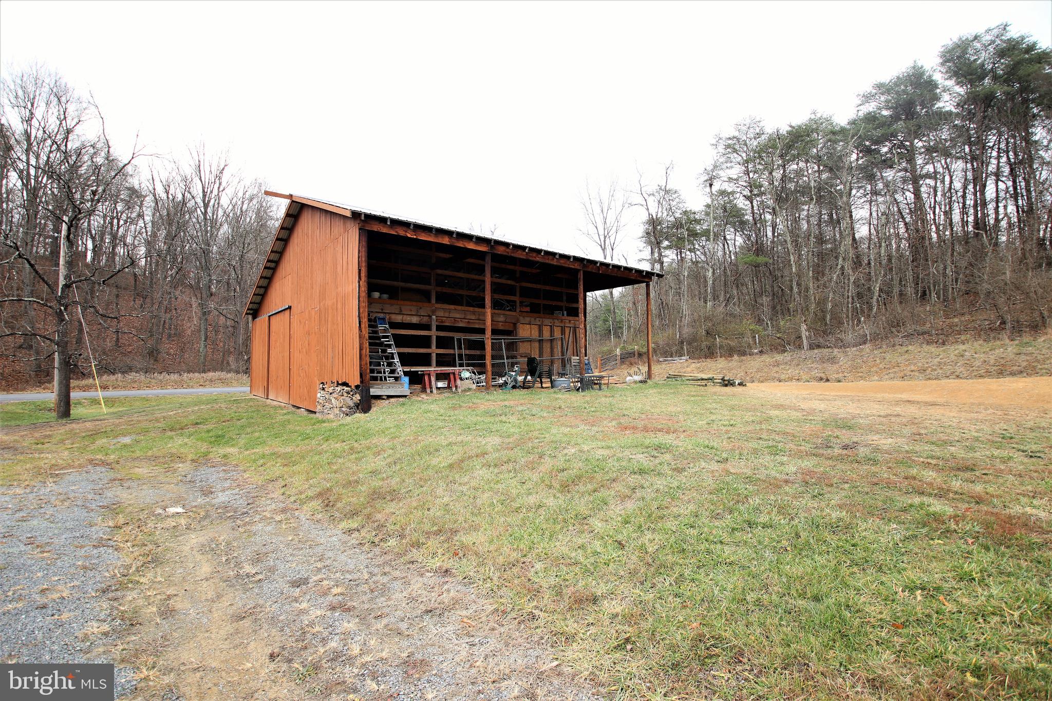 639 Packing House Road Berkeley Springs, WV 25411 - Photo 29 of 34 Barn