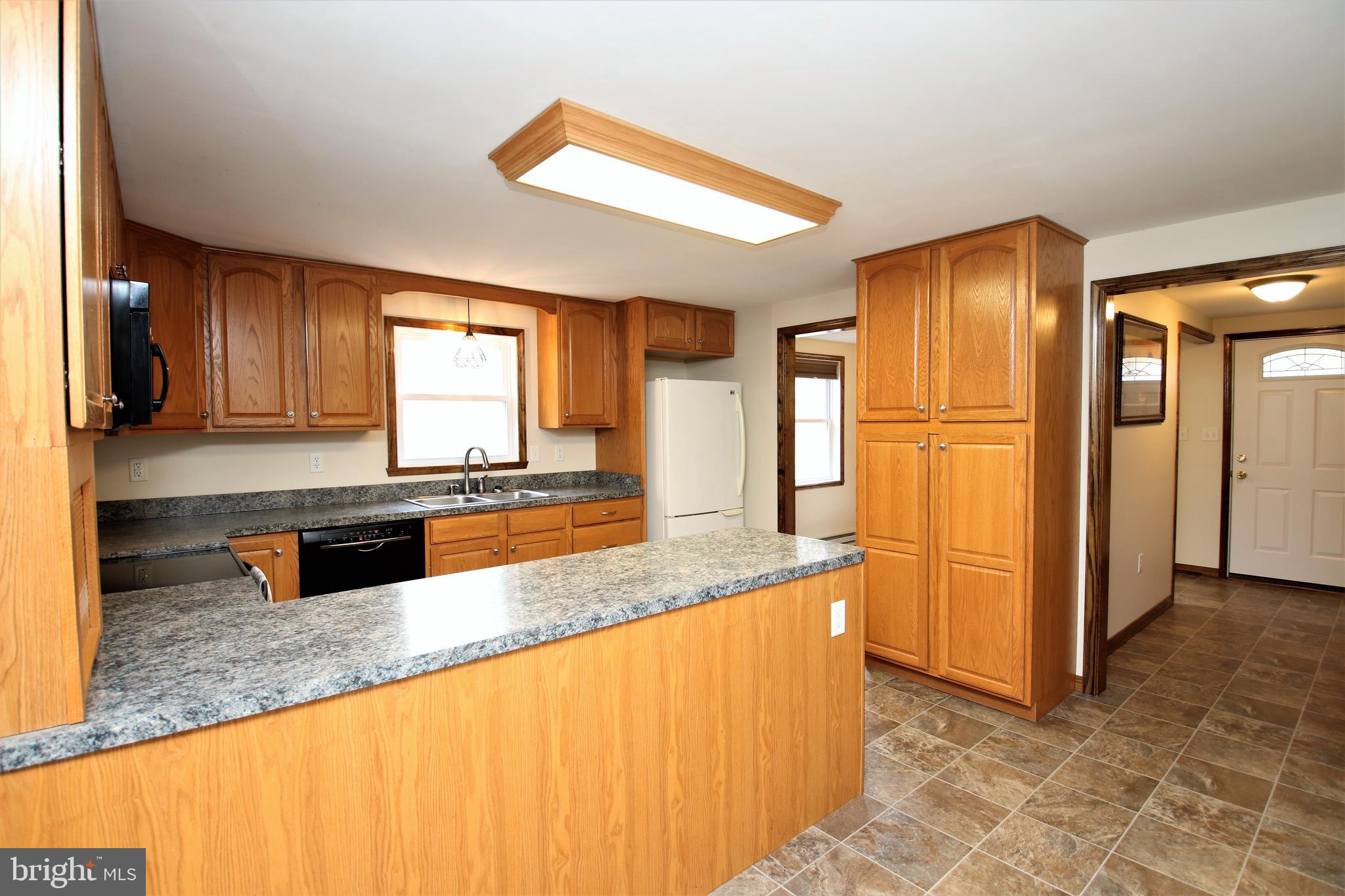 639 Packing House Road Berkeley Springs, WV 25411 - Photo 9 of 34 Kitchen