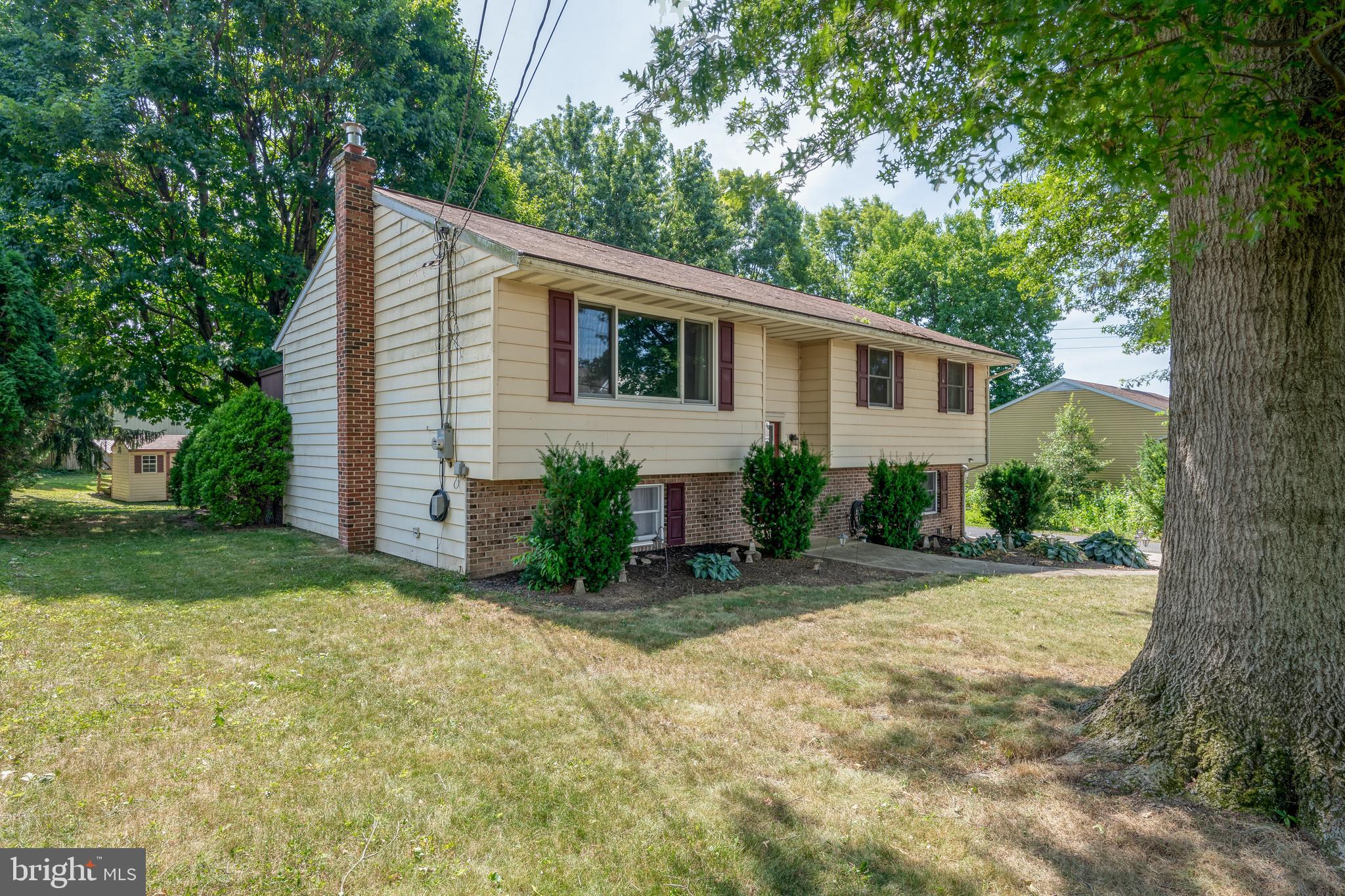 779 Holly Tree Road Manheim, PA 17545 - Photo 2 of 37 Gallery Image 2