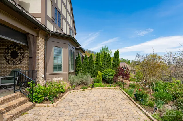 $1,998,000 | 6 Golfside Court, Arden, NC 28704