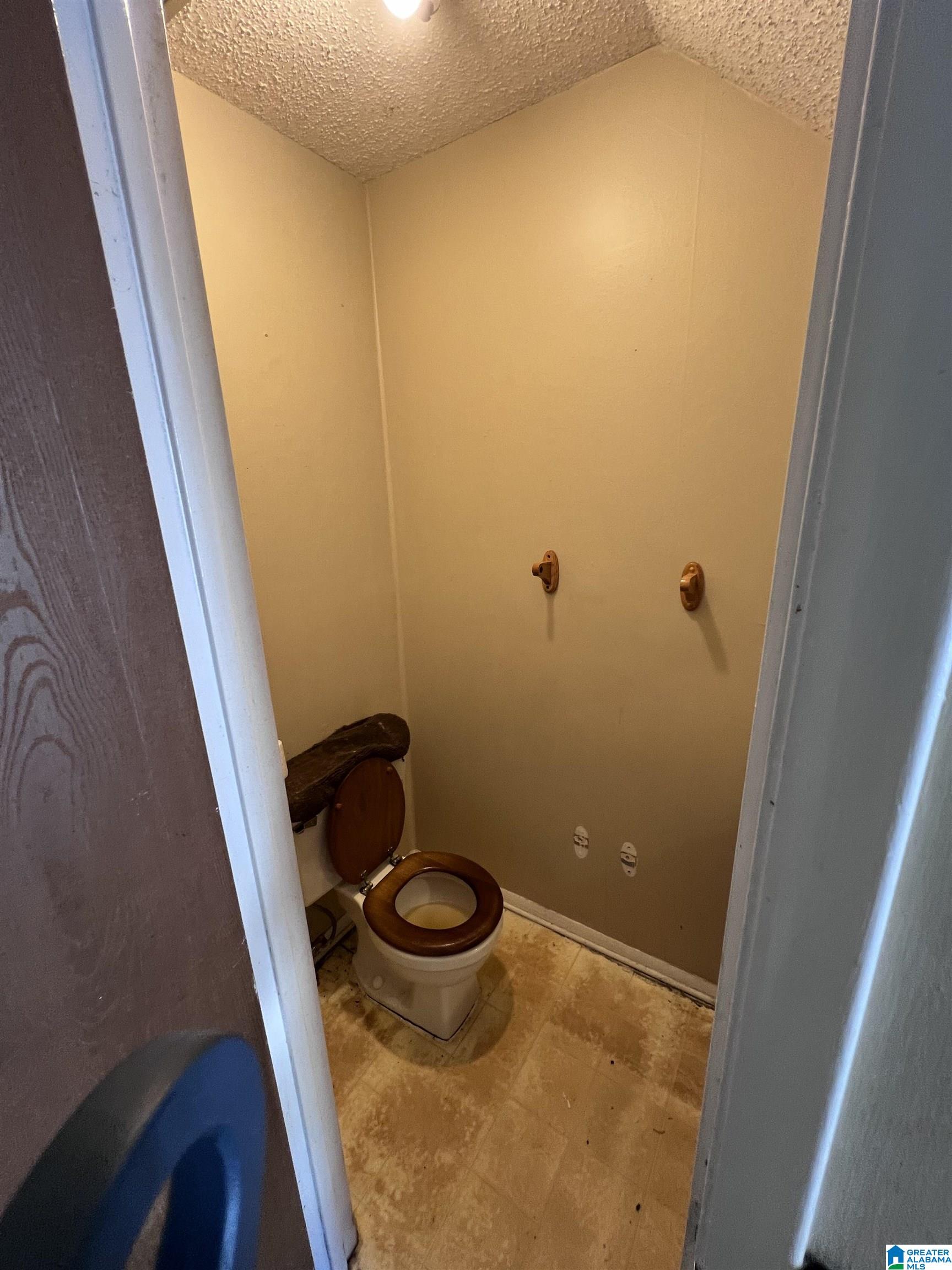 1904 Springlake Court Birmingham, AL 35215 - Photo 3 of 12