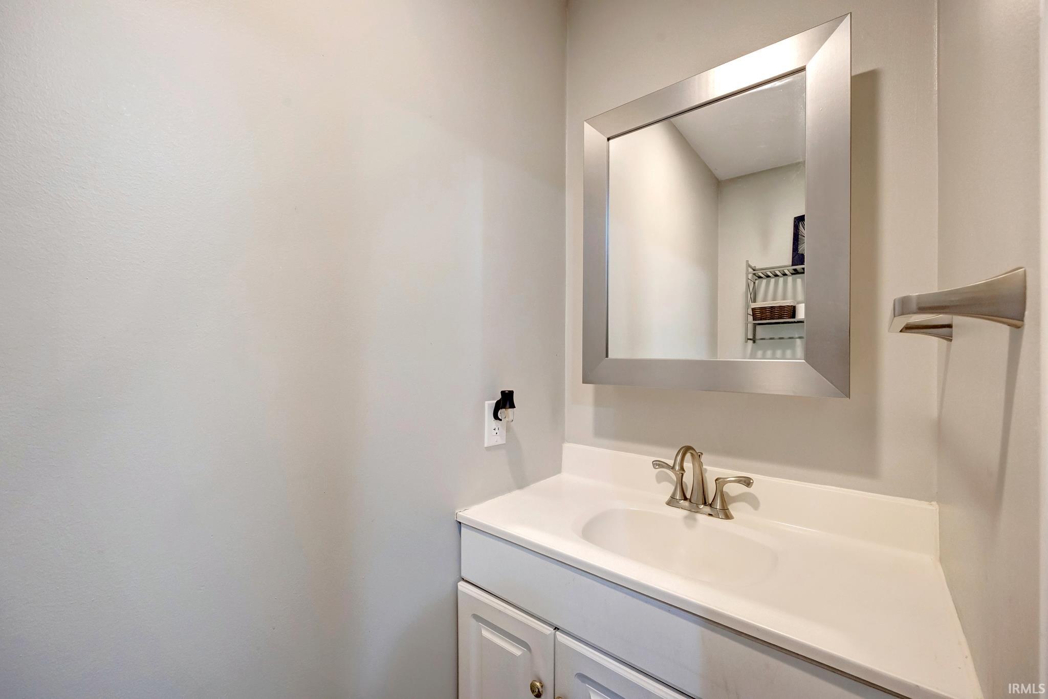5640 East Robinson Road Bloomington, IN 47408 - Photo 17 of 35 Gallery Image 17