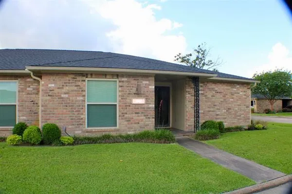 $2,300 | 5662 Longwood Street, Beaumont, TX 77707