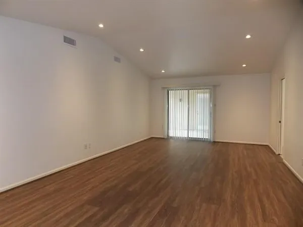 $2,300 | 5662 Longwood Street, Beaumont, TX 77707