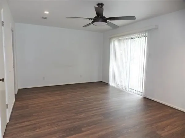 $2,300 | 5662 Longwood Street, Beaumont, TX 77707