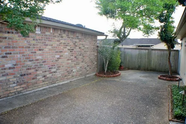 $2,300 | 5662 Longwood Street, Beaumont, TX 77707