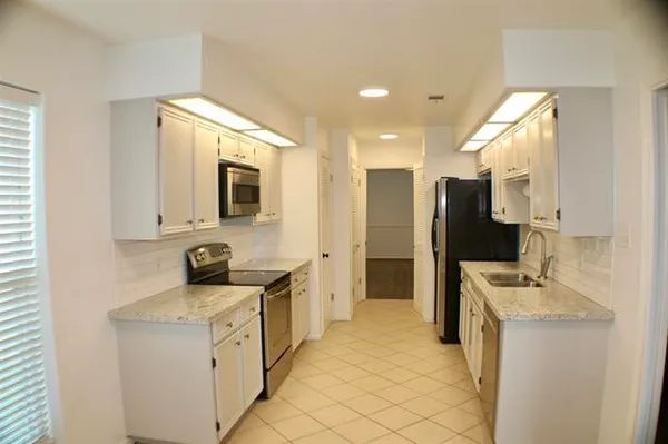 $2,300 | 5662 Longwood Street, Beaumont, TX 77707