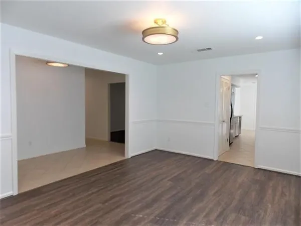 $2,300 | 5662 Longwood Street, Beaumont, TX 77707