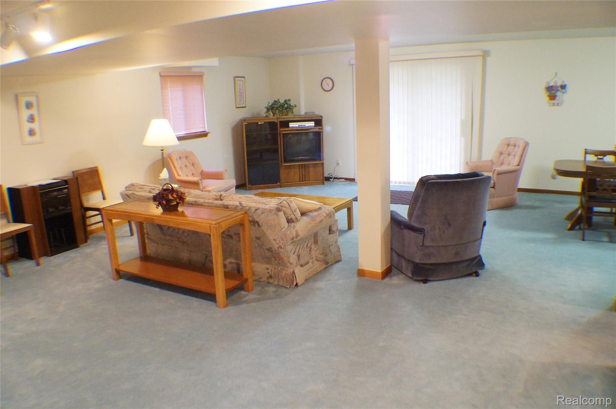 9014 East Lake Road Clarkston, MI 48348 - Photo 14 of 27 DSC02572.JPG