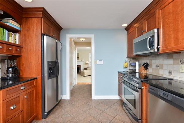 37 Liberty Pole Road Hingham, MA 02043 - Photo 6 of 19 Gallery Image 6