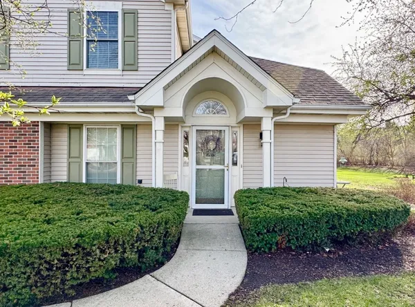 $280,000 | 2110 Peach Tree Lane, Unit 2110, Algonquin, IL 60102