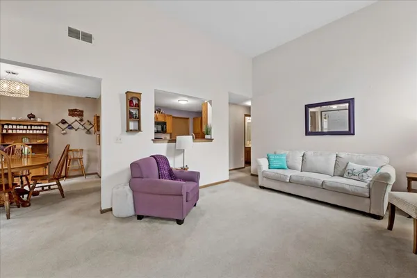 $280,000 | 2110 Peach Tree Lane, Unit 2110, Algonquin, IL 60102