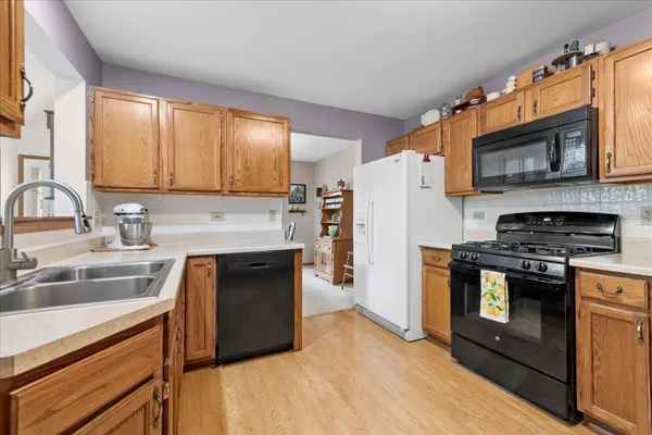 $280,000 | 2110 Peach Tree Lane, Unit 2110, Algonquin, IL 60102