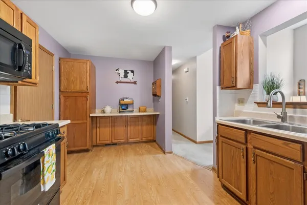 $280,000 | 2110 Peach Tree Lane, Unit 2110, Algonquin, IL 60102