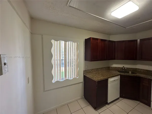 $1,700 | 3831 Northwest 84th Avenue, Unit 1E, Sunrise, FL 33351