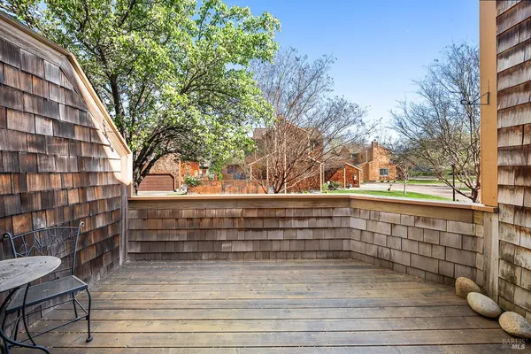 $665,000 | 9239 Lakewood Drive, Windsor, CA 95492