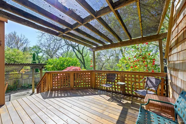 $665,000 | 9239 Lakewood Drive, Windsor, CA 95492