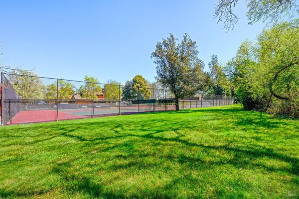 $665,000 | 9239 Lakewood Drive, Windsor, CA 95492