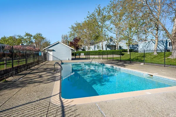 $665,000 | 9239 Lakewood Drive, Windsor, CA 95492