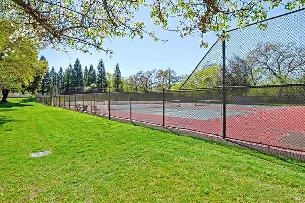 $665,000 | 9239 Lakewood Drive, Windsor, CA 95492