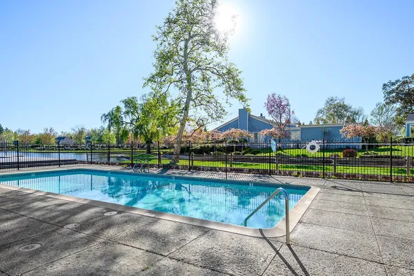 $665,000 | 9239 Lakewood Drive, Windsor, CA 95492