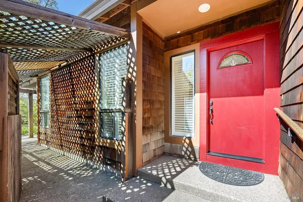 $665,000 | 9239 Lakewood Drive, Windsor, CA 95492