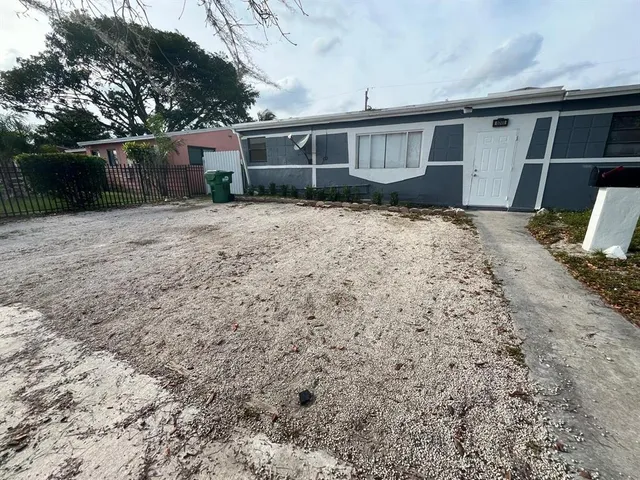 $550,000 | 1011 Northwest 195th Street, Miami Gardens, FL 33169
