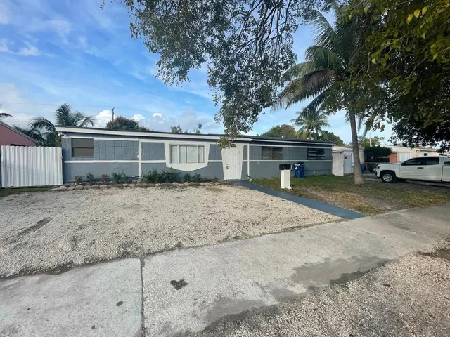 $550,000 | 1011 Northwest 195th Street, Miami Gardens, FL 33169