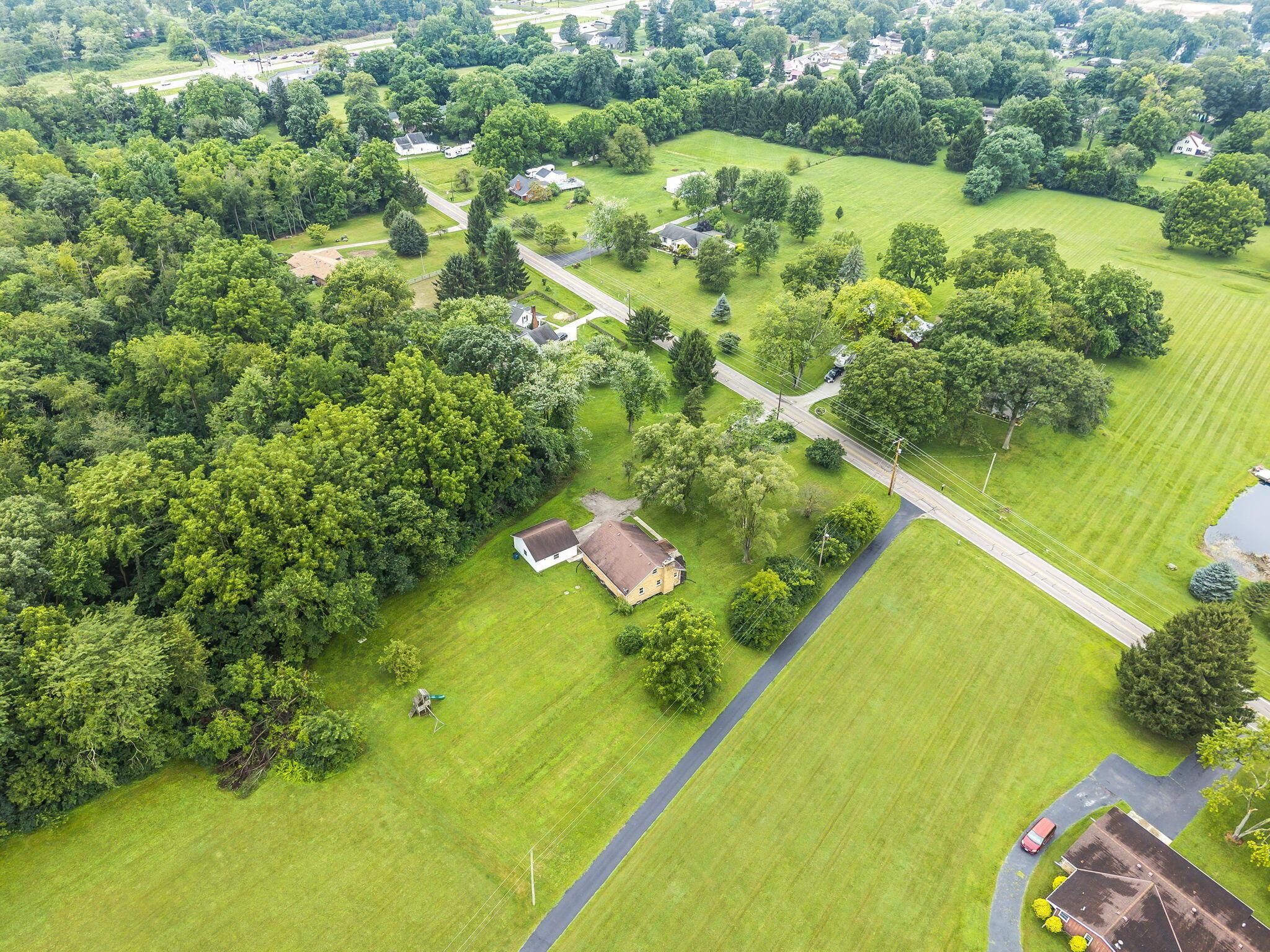 360 North Bird Road Springfield, OH 45503 - Photo 9 of 42 6-web-or-mls-DJI_20250731140710_0006_D