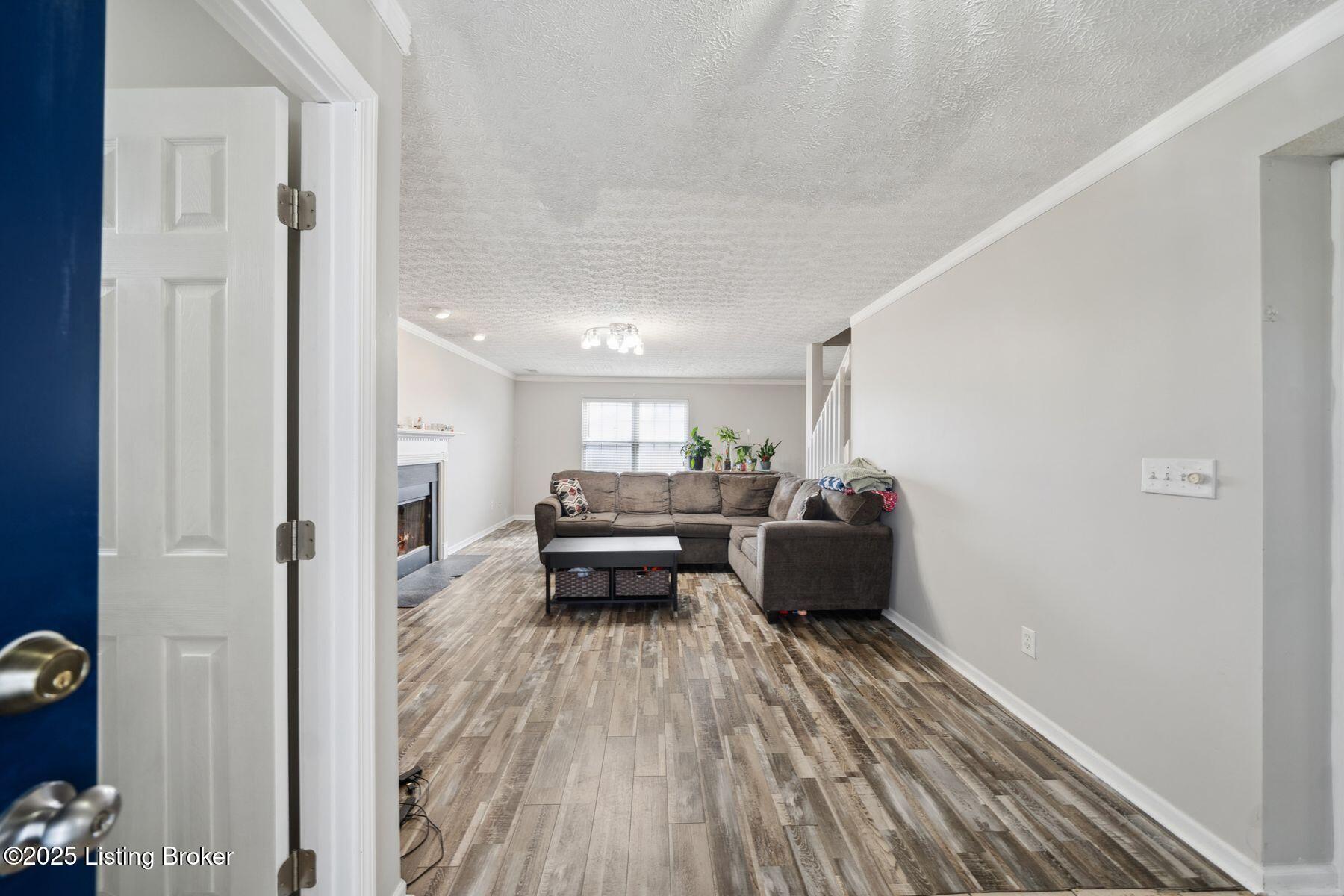 9600 Brooks Bend Road Louisville, KY 40258 - Photo 4 of 42 photo_online_003